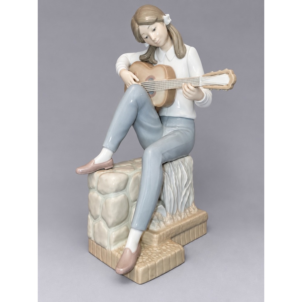 Vintage NAO by Lladró Girl With Guitar Porcelain Figurine #4871 Made in Spain